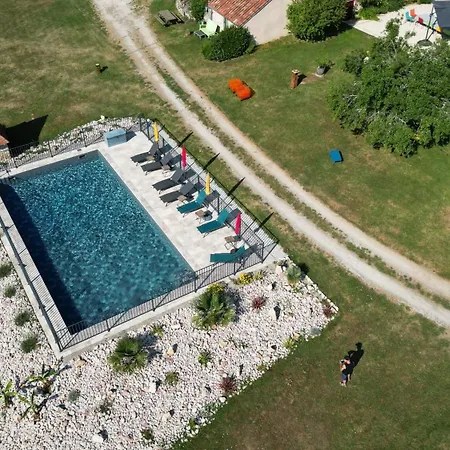 Le Domaine Du Gravier Bed & Breakfast Gramat Exterior photo
